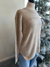Load image into Gallery viewer, Amazing soft sweater